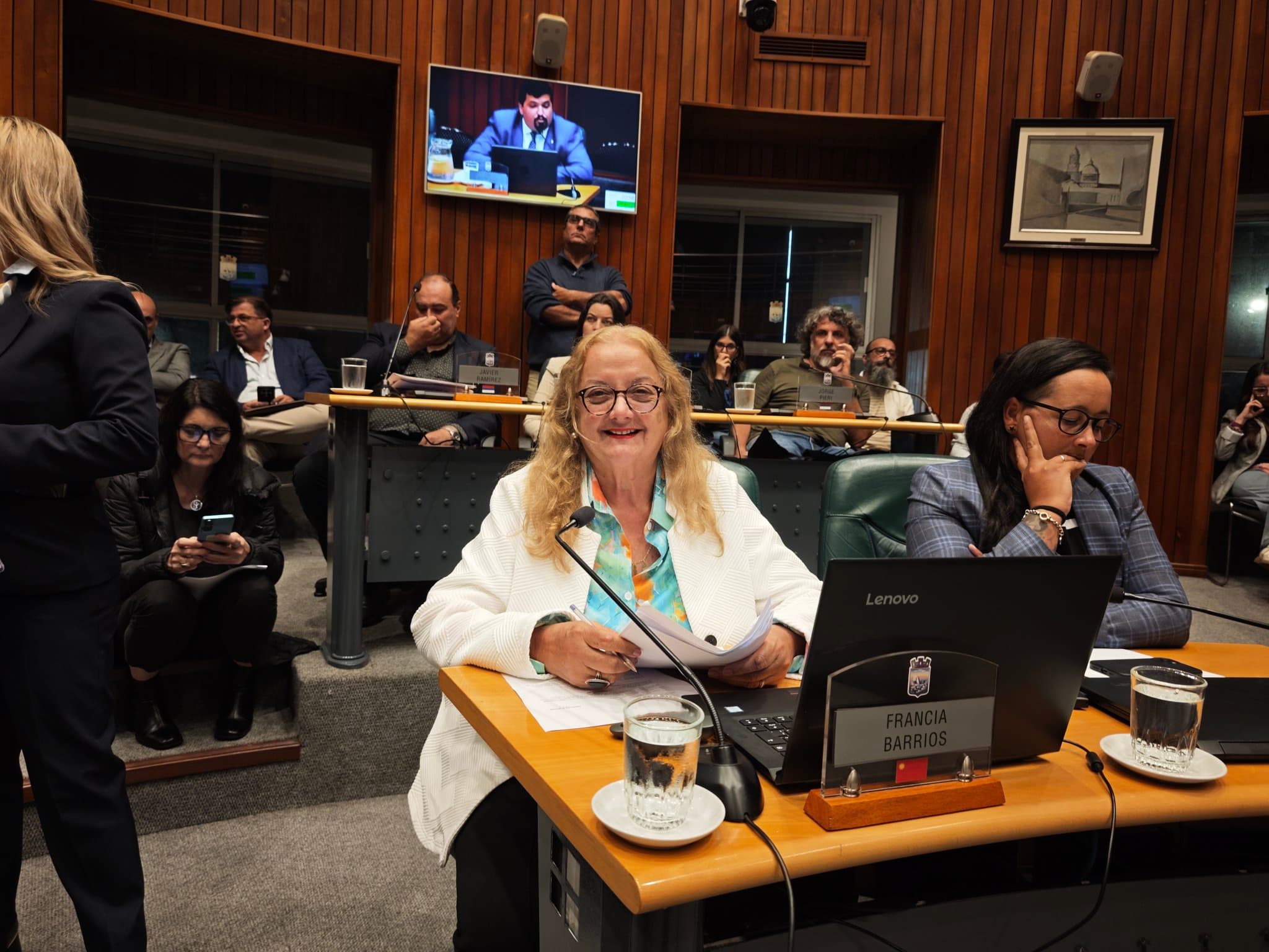 Edila Francia Barrios pide contemplar a los adultos mayores ante servicios digitales pùblicos y privados