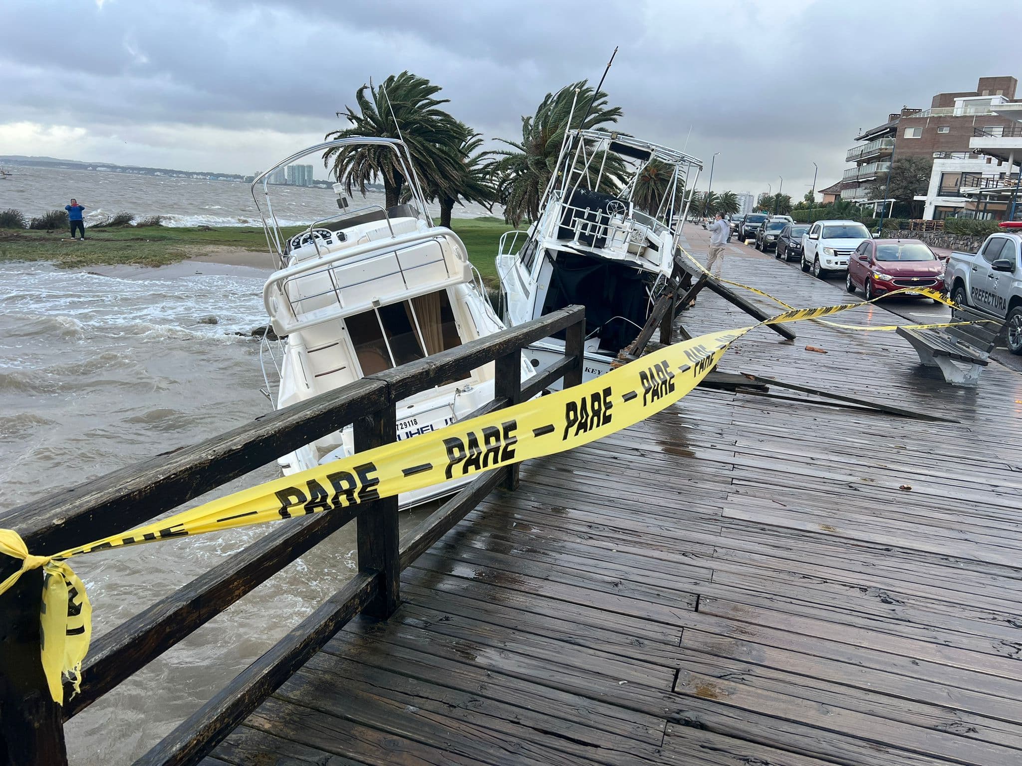 Intensos vientos en la zona costera provocaron daños