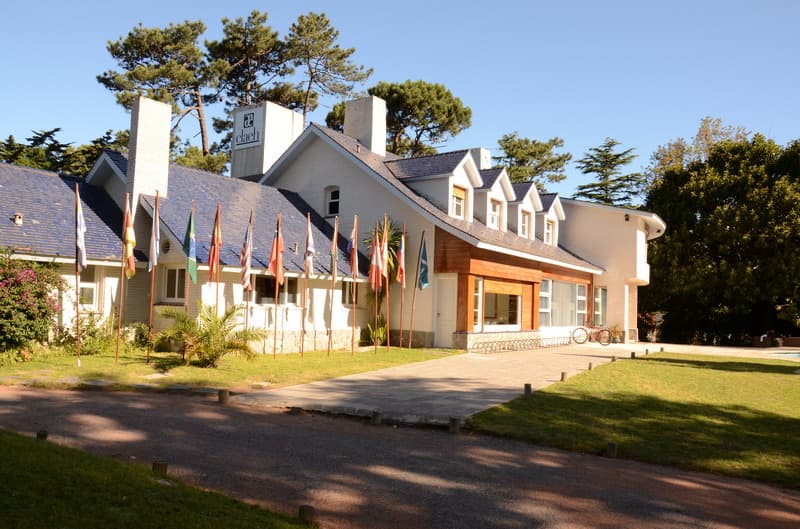 Junta departamental de Maldonado reconoció a la Facultad de Medicina del Claeh en su 20° aniversario