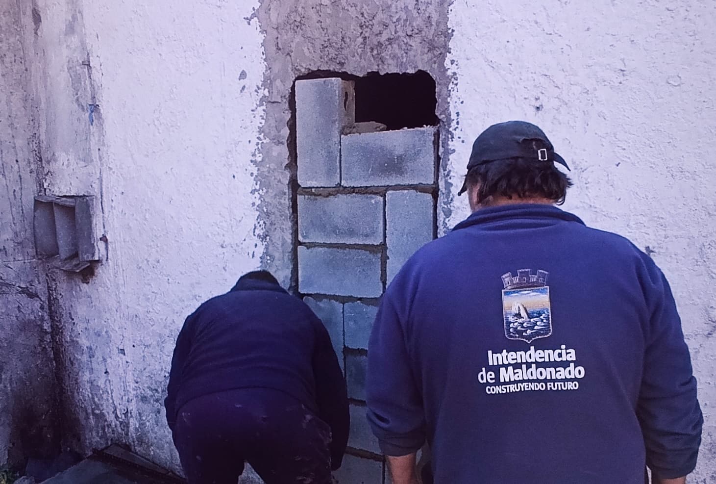 Desalojan vivienda tapiada en Barrio Odizzio tras detectar ingreso ilegal por un boquete