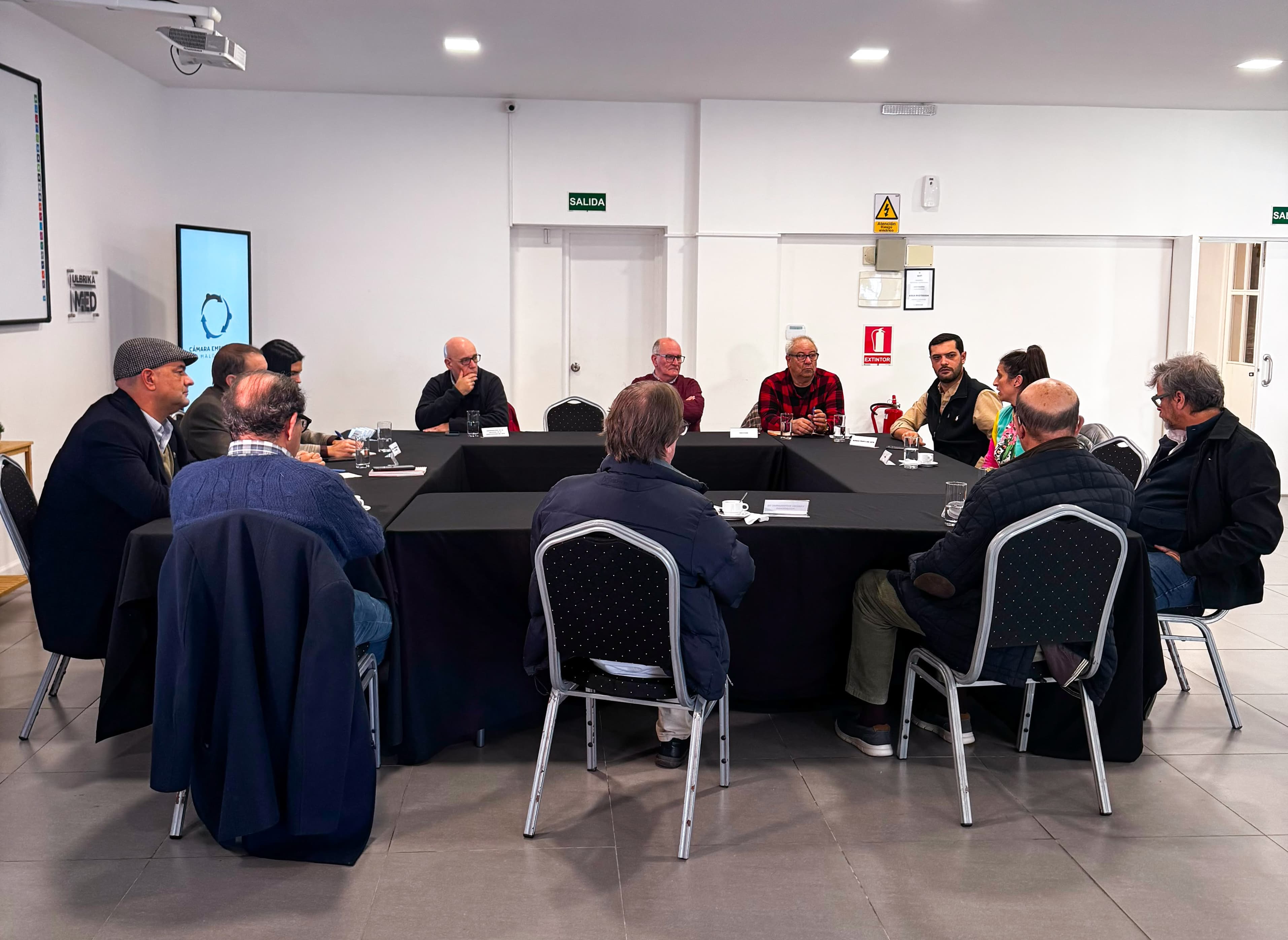 Mesa de Enlace Empresarial y Turístico de Maldonado se reunió con el MIDES por personas situación de calle