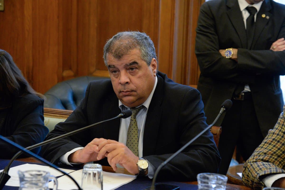 Senador Blás solicita al Ministerio de Relaciones Exteriores información sobre viajes del canciller Lubetkin a Roma