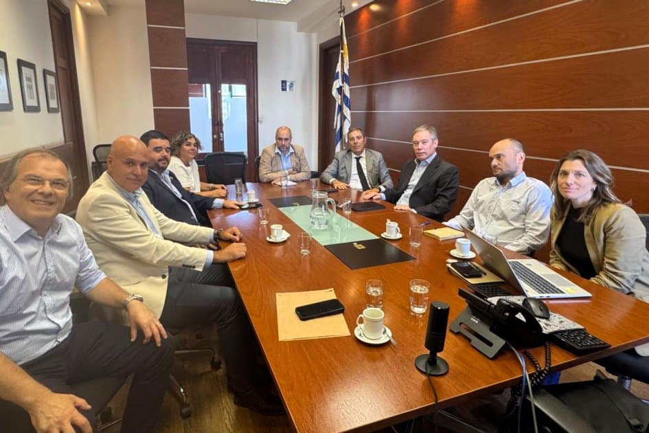 Empleo, inversiones y competitividad sobre la mesa en reunión entre Economía y el Congreso de Intendentes