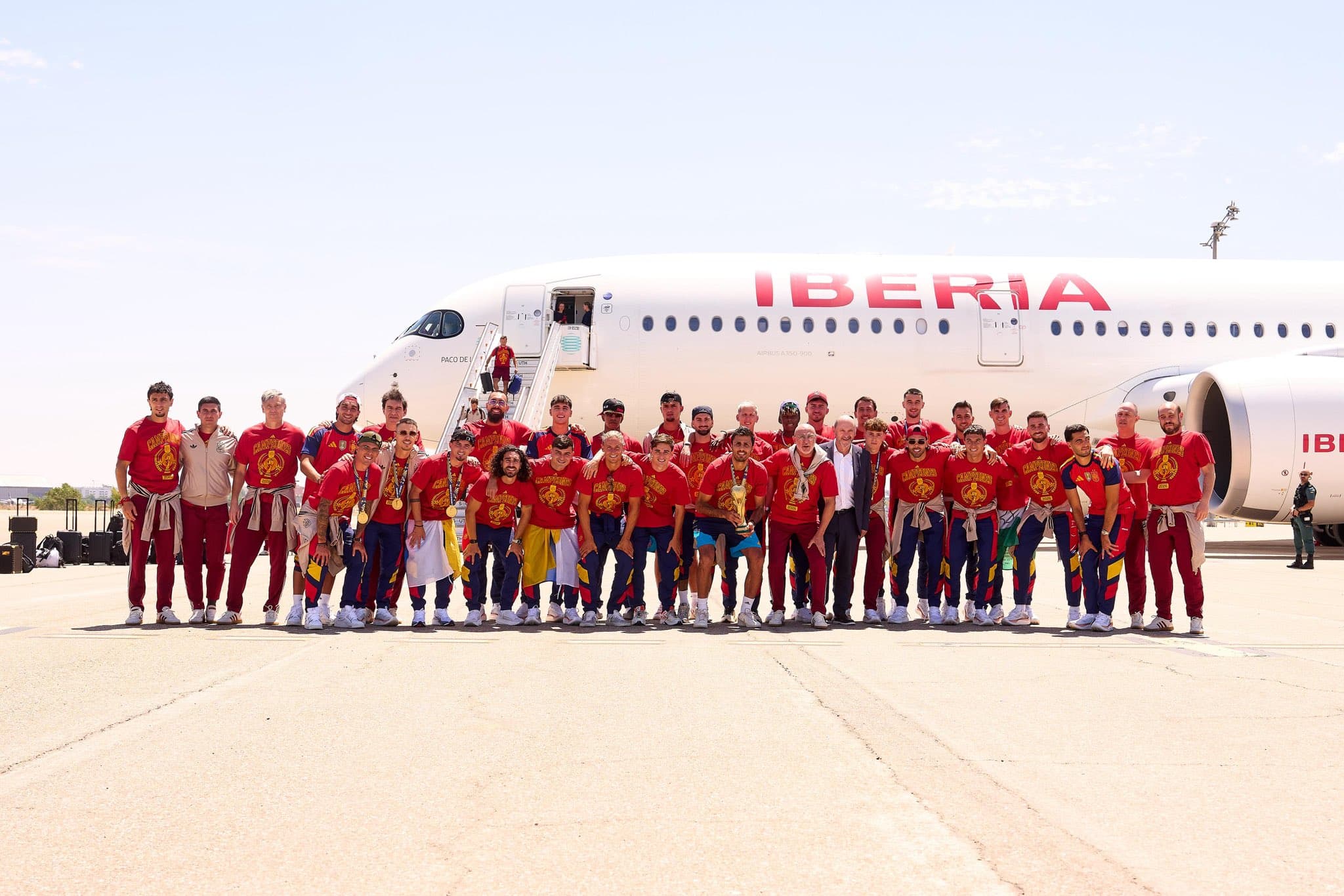 España llegó a Madrid como bicampeona mundial
