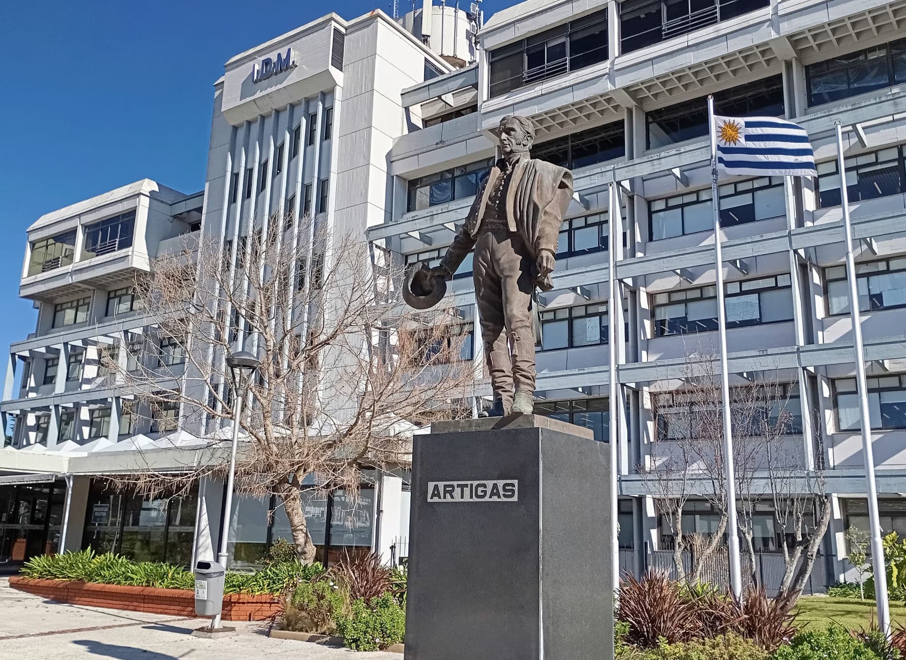 Intendencia de Maldonado y municipios no atienden este viernes por el aniversario del natalicio de Artigas